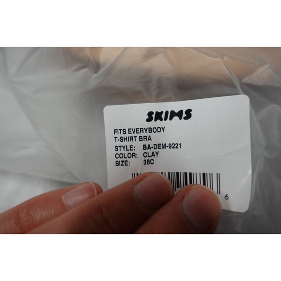 Skims Fits Everybody T-Shirt Bra Beige Clay 36C NWT - Picture 3 of 7